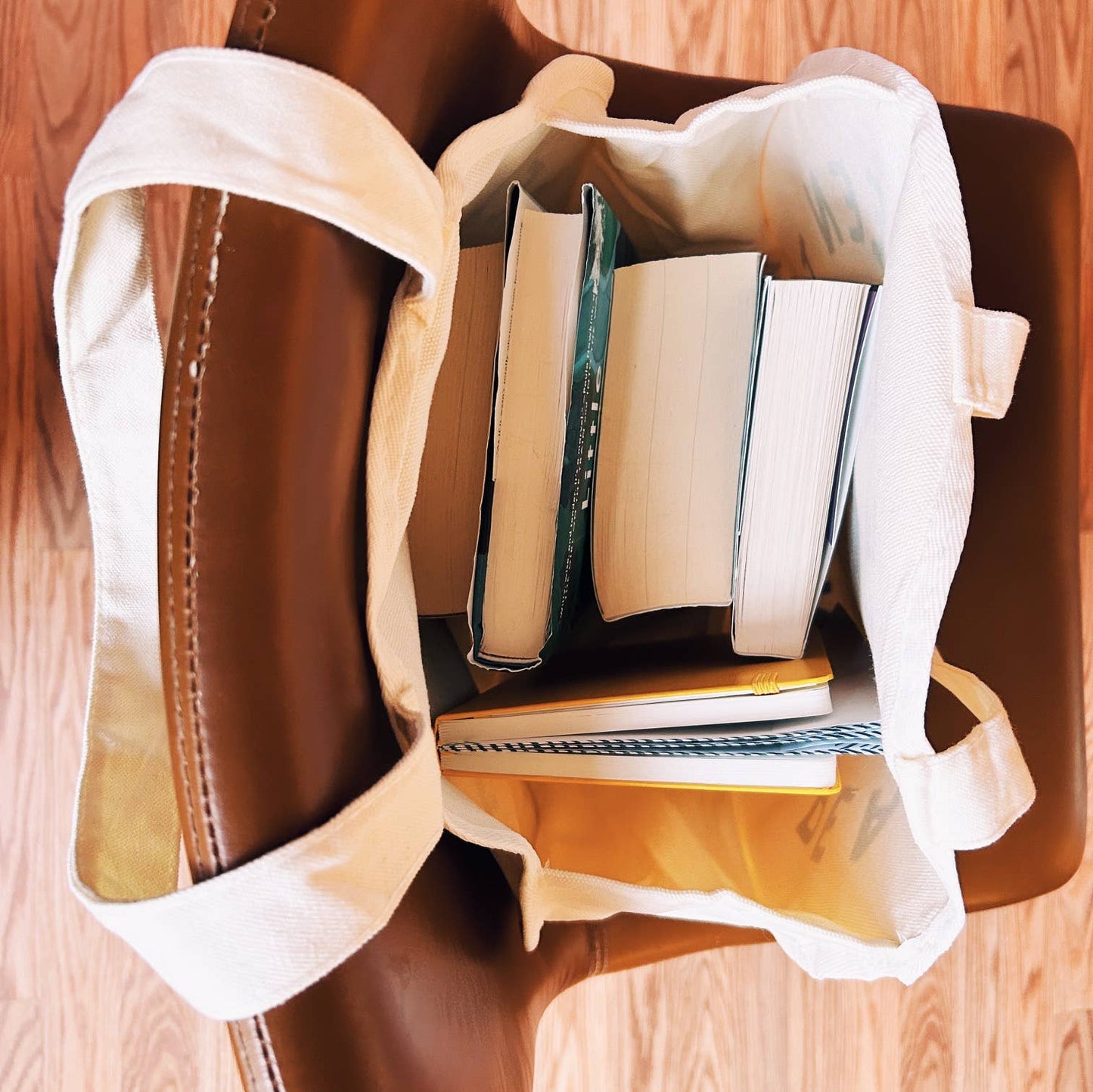 The Storyline Styles - Turn the Page Circle Tote, Canvas Tote Bag