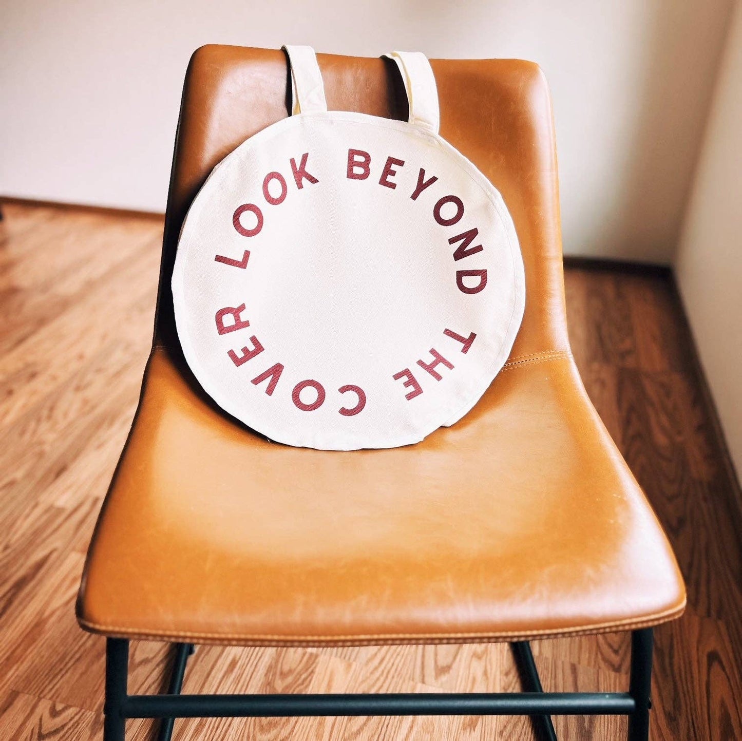 The Storyline Styles - Look Beyond the Cover Circle Tote, Totes,100% Cotton, Canvas