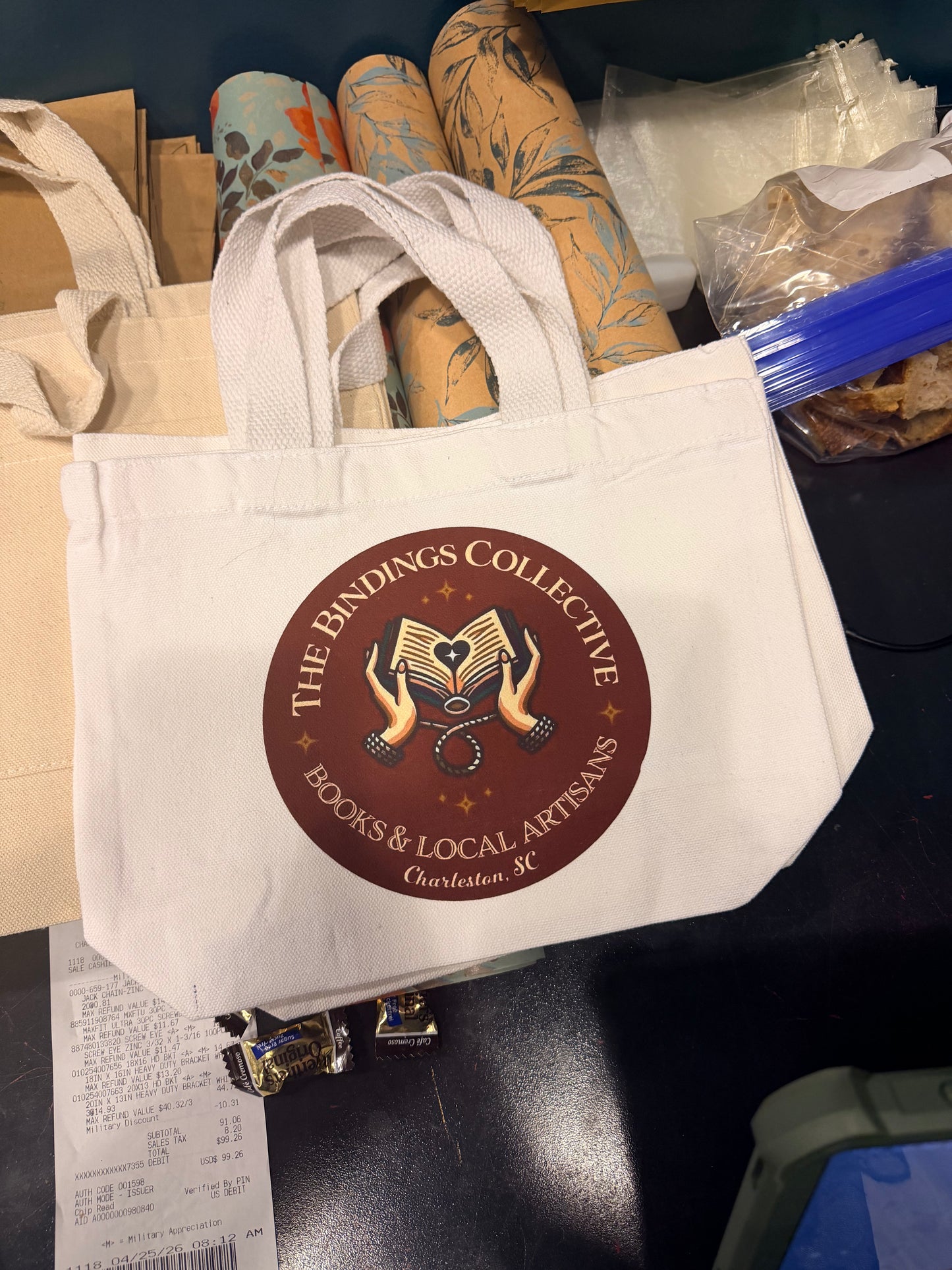 Logo tote